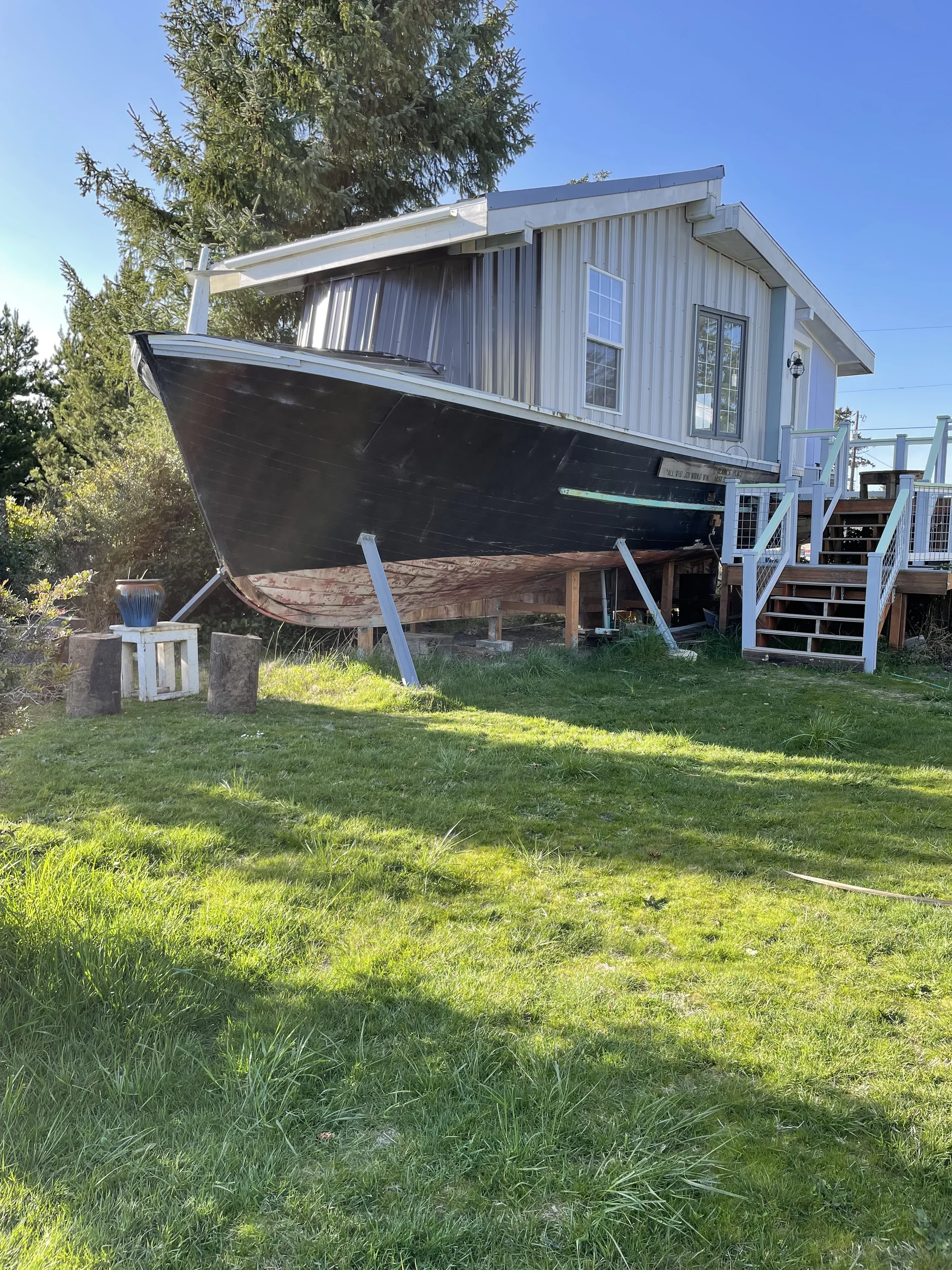 boat cottage